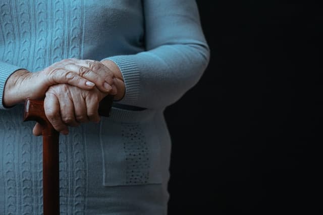 Alkoholismus bei Senioren — Alkoholkonsum im fortgeschrittenen Alter