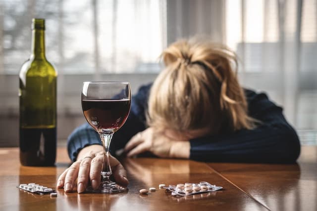Antidepressiva und Alkohol – eine gesundheitsgefährdende Kombination