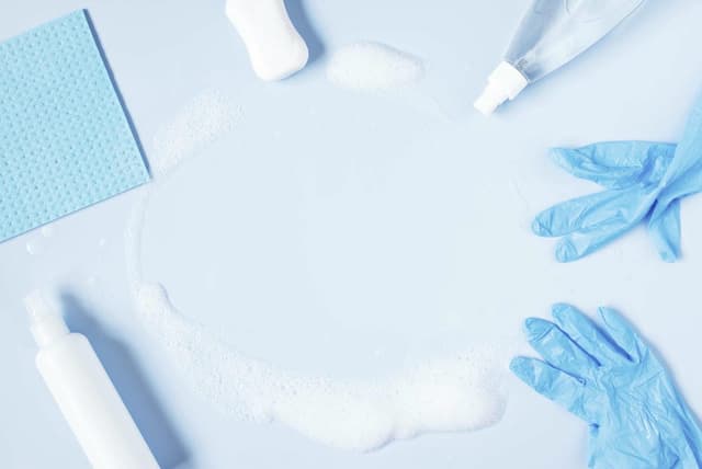 Szczepienie COVID-19 a alkohol - czy można pić po szczepieniu?