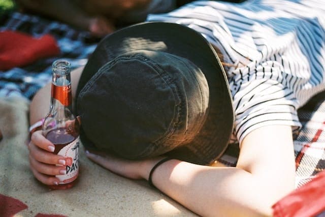 Czym jest ciąg alkoholowy i jak go rozpoznać?