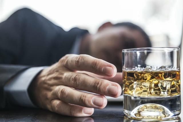 Leczenie alkoholizmu - od czego zacząć i co trzeba zrobić