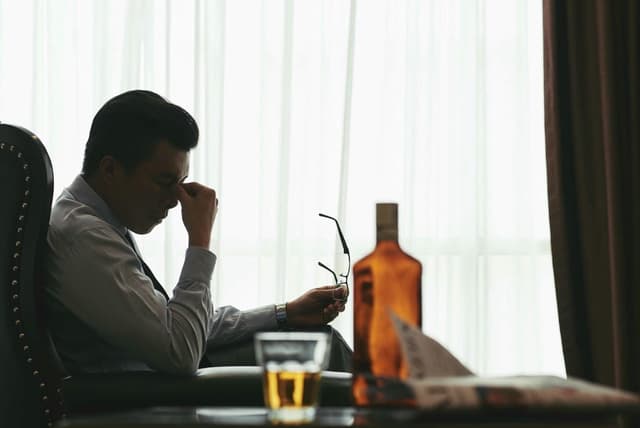 Depresja alkoholowa - stany lękowe i zaburzenia psychiczne po alkoholu