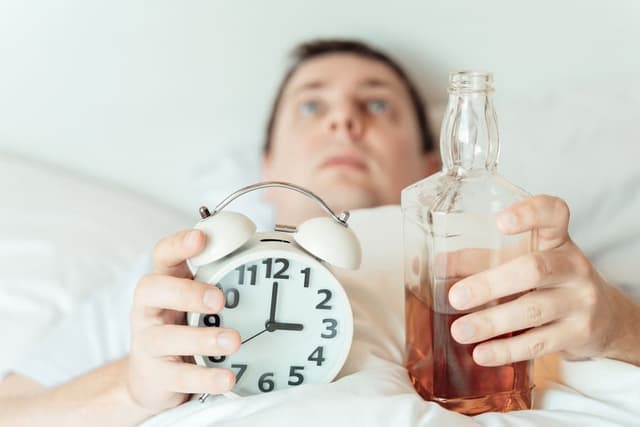 Ab morgen trinke ich nicht - warum lügt der Alkoholiker?