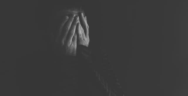 Psychoza (schizofrenia) alkoholowa - objawy choroby i jak leczyć?