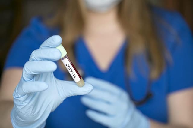 COVID-19 (Coronavirus) Antigentest - Preis | Wie sieht der Test aus?