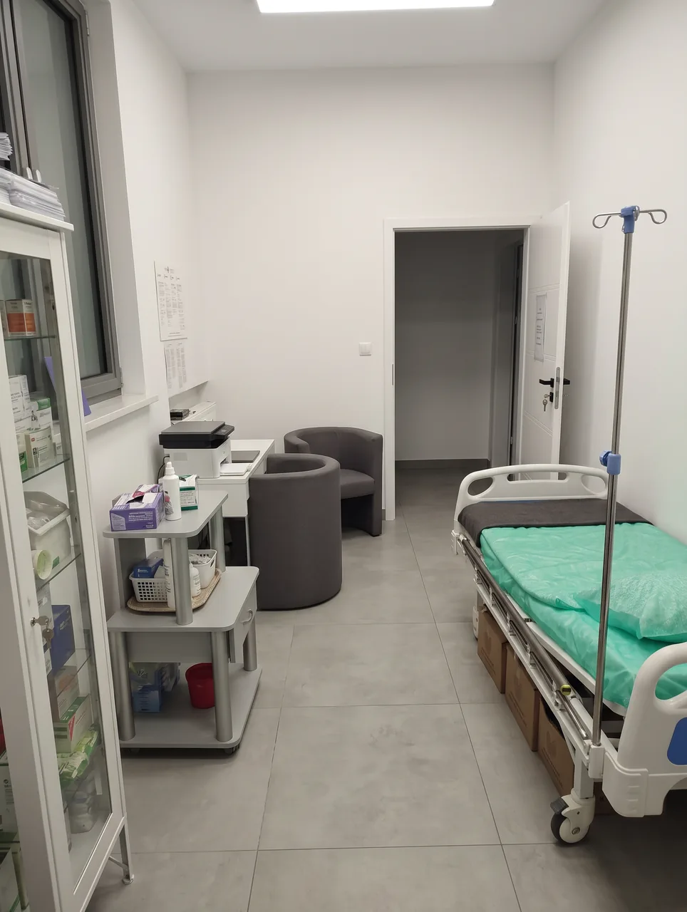 Kozetka i stanowisko konsultacyjne w gabinecie Nasz Gabinet Katowice