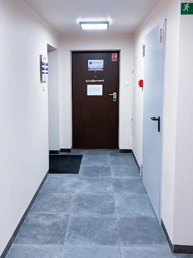 Wejście do gabinetu leczenia uzależnień Nasz Gabinet w Kielcach
