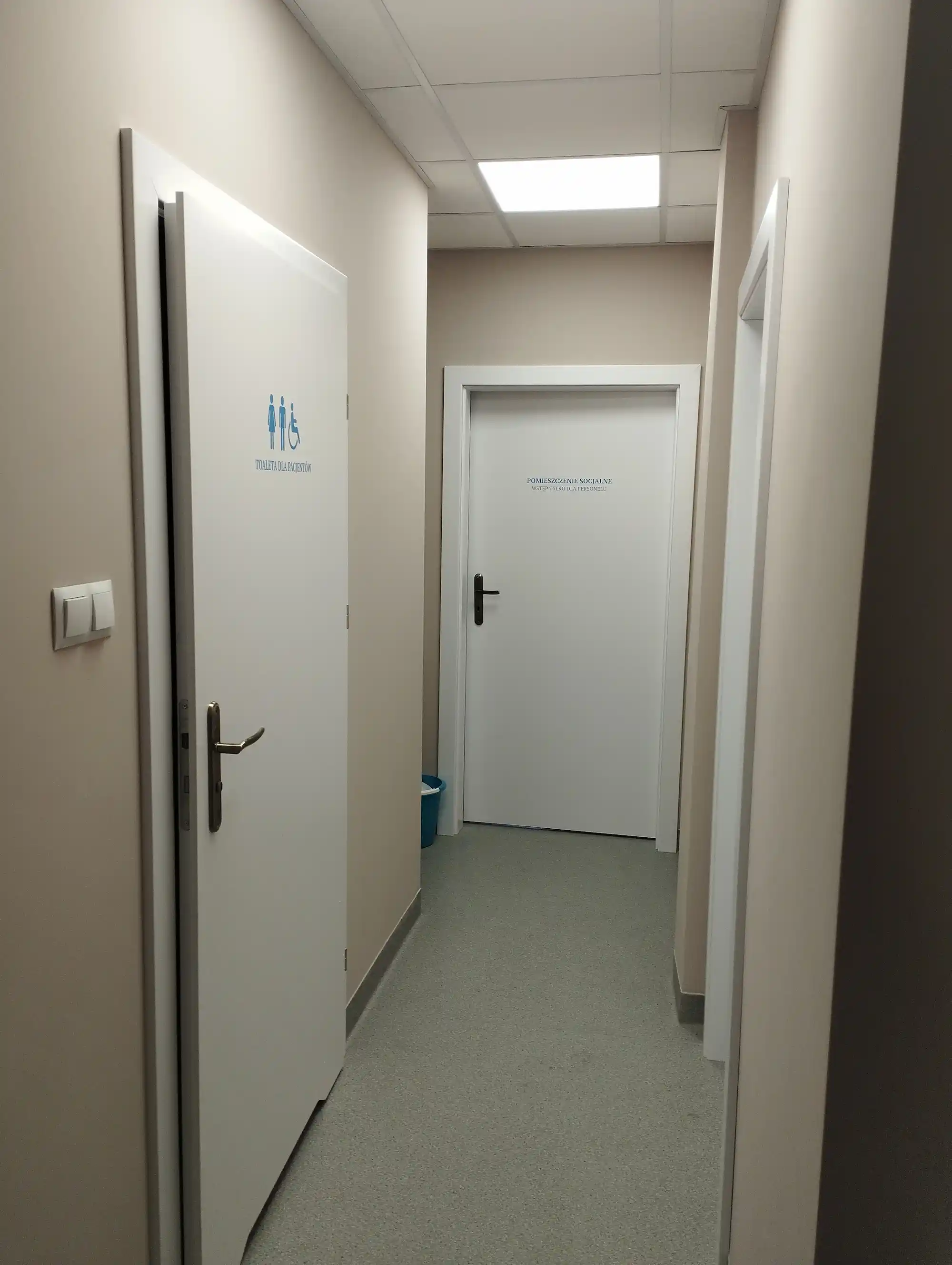 Wejście do gabinetów zabiegowych w Nasz Gabinet Kielce
