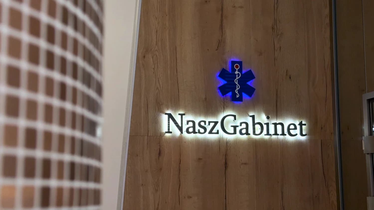 Logo nasz gabinet - neon